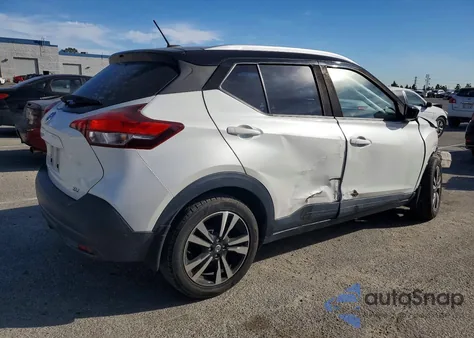 2019 Nissan Kicks S z USA, uszkodzony, nr VIN 3N1CP5CU2KL563533